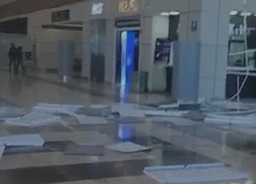 Se desploma plafón del techo del AIFA