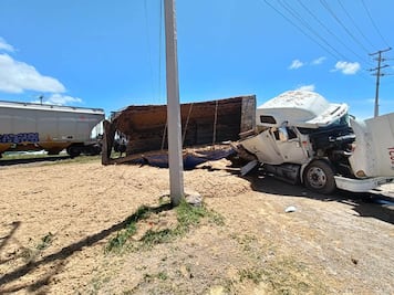 Tráiler intenta ganarle el paso al tren y termina impactado en Apan