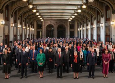 AMLO pide a embajadores y cónsules destacar logros del país
