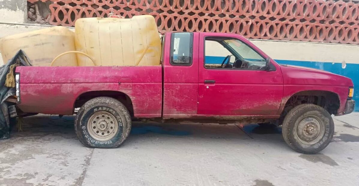 Aseguran 3 mil 600 litros de hidrocarburo y dos vehículos en operativos en Tlahuelilpan y Tezontepec de Aldama | Foto: SSPH