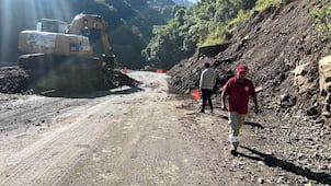 Lluvias provocan desprendimiento de rocas en carretera Tenango de Doria-San Bartolo