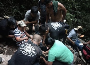 Rescatan a trabajador herido en el cerro Tepeyolotli, en Huazalingo