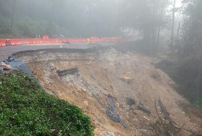 Por lluvias, línea de autobuses suspende corridas; balnearios cierran temporalmente