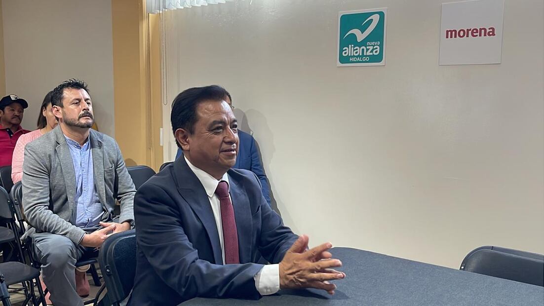Andrés Velázquez Vázquez recibe constancia de mayoría a diputado local electo | Foto: Especial