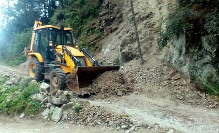Lluvias provocan derrumbes y bloqueos en caminos de la Sierra Gorda