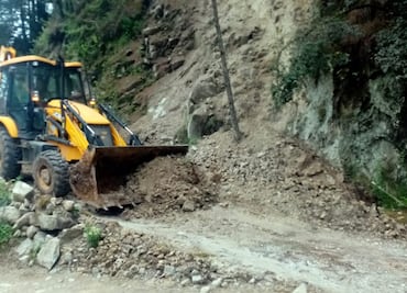 Lluvias provocan derrumbes y bloqueos en caminos de la Sierra Gorda