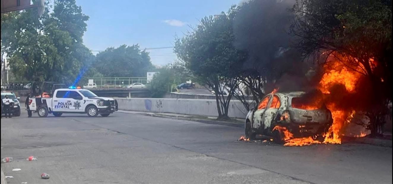 Se incendia vehículo en Tulancingo; no hay personas lesionadas | Foto: especial