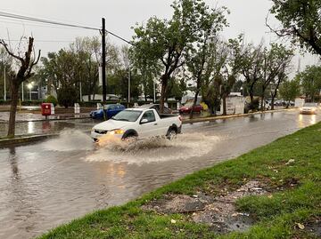 Continuarán lluvias en Pachuca; autoridades piden evitar dejar basura y escombros en la vía pública