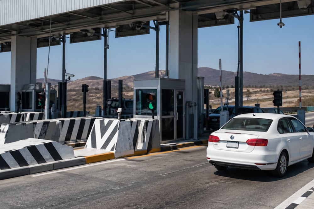 El 13 de abril, al regreso de vacaciones, se anunció el aumento de cuota en 43 autopistas federales | Imagen creada con IA