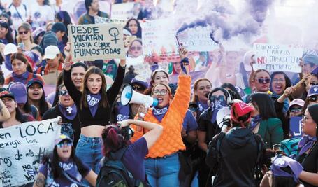 Día de la Mujer 2025; 50 frases poderosas para utilizar en tu cartel y alzar la voz en la marcha del 8M, según IA 