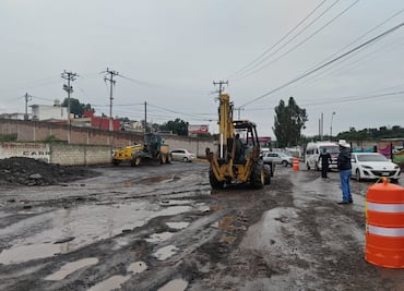 Rehabilitan tramo clave de la carretera Cuautepec–Tulancingo en “La Curva”