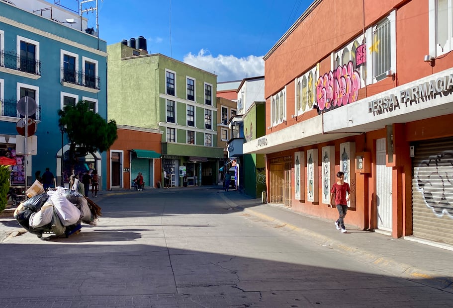 Comerciantes del Centro de Pachuca prevén aumento del 20-30 % en ventas por regreso a clases | Foto: Luis Soriano
