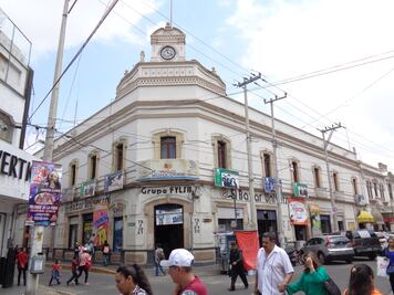 “Uno por Uno”, la regla de tránsito que ordena el tráfico en Tulancingo desde hace décadas