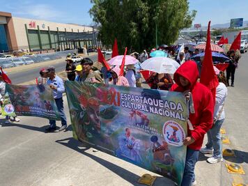 Manifestantes bloquean la México-Pachuca y el bulevar Felipe Ángeles