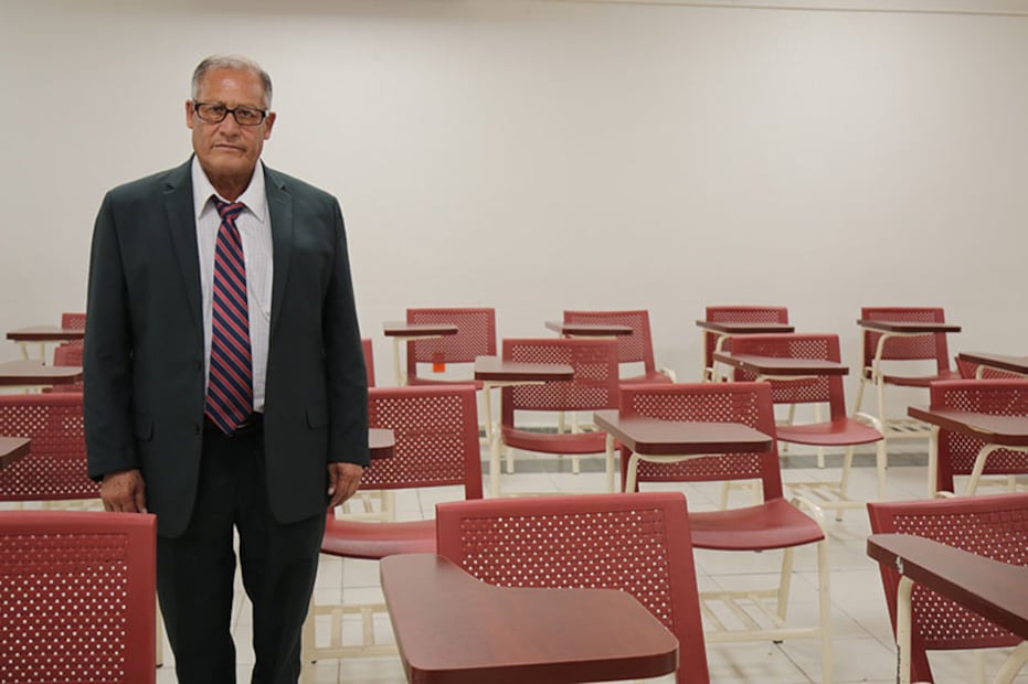 A los 66 años, vuelve a las aulas para cumplir el sueño de titularse en Derecho | Foto: UAEH