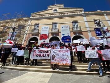 No levantarán paros hasta que renuncie el rector