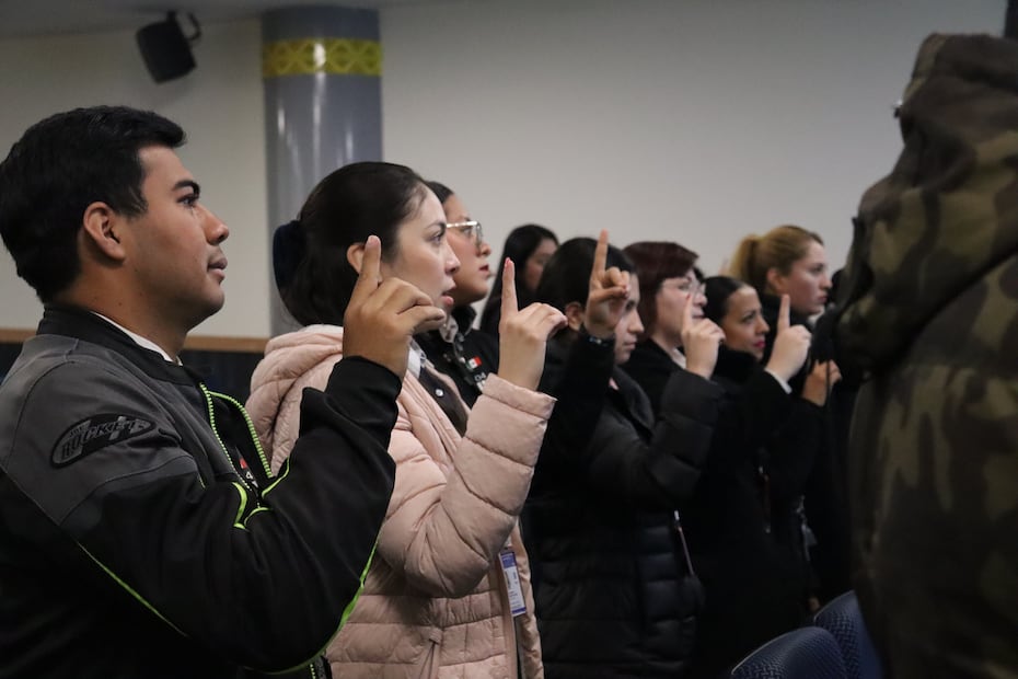 Personal del AIFA recibe curso de Lengua de Señas Mexicana para fortalecer la inclusión | Foto: especial