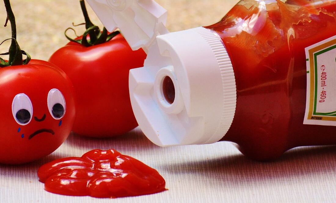 Una imitación salsa cátsup, de acuerdo al criterio aceptado, contiene menos de 4% de sólidos de jitomate, para que se considere salsa cátsup debe tener entre 11% y 25% de sólidos de jitomate | Foto: Pixabay