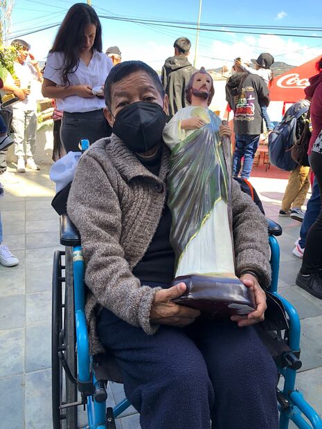 Los fieles que llegan de distintos puntos de Pachuca y municipios cercanos agradecen los milagros cumplidos Foto: Enrique Moran