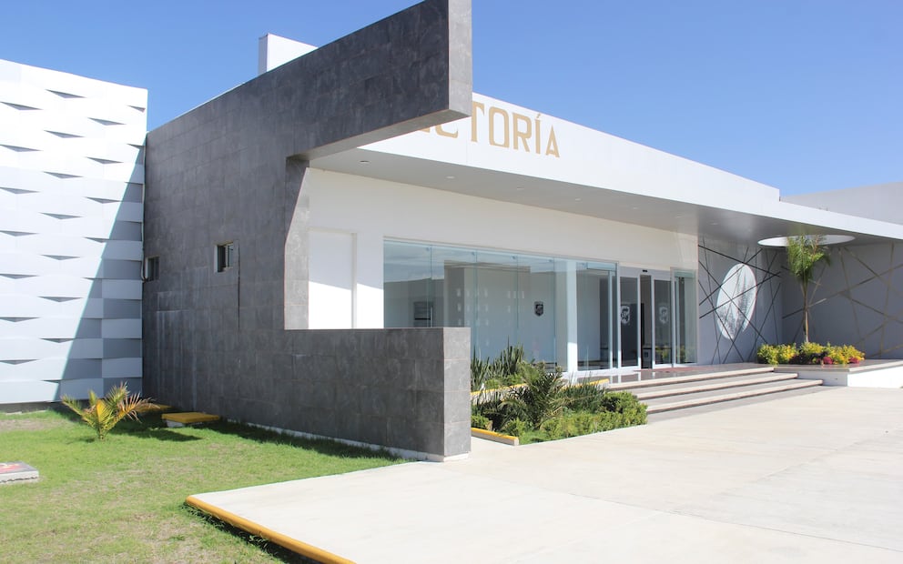 Trabajadores de la UPT se manifiestan por pago de prima quinquenal y recorte salarial | Foto: Vida UPT