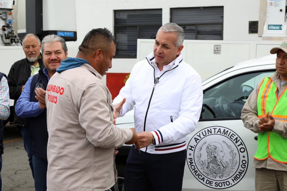 La entrega de la camioneta para la Dirección de Sanidad servirá para continuar con las labores de salubridad y bienestar público.