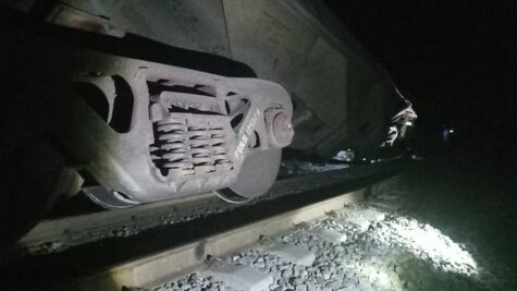 Descarrila tren en Tepetitlán cargado con maíz