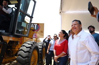 En Acatlán pavimentarán camino Crucero de Alcholoya-Las Barrancas