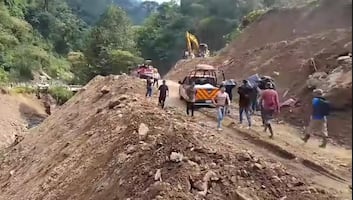 Continúan nueve personas sin localizar y caminos afectados tras emergencia por lluvias 