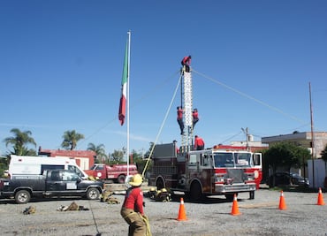 Bomberada 2025: disciplina y valor en Santiago Tulantepec