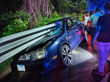 Accidente en Las Tres Huastecas deja dos lesionados; pobladores impiden traslado del vehículo