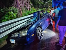 Accidente en Las Tres Huastecas deja dos lesionados; pobladores impiden traslado del vehículo