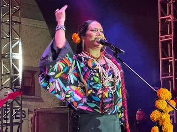 Lila Downs cierra con éxito la Fiesta de las Almas