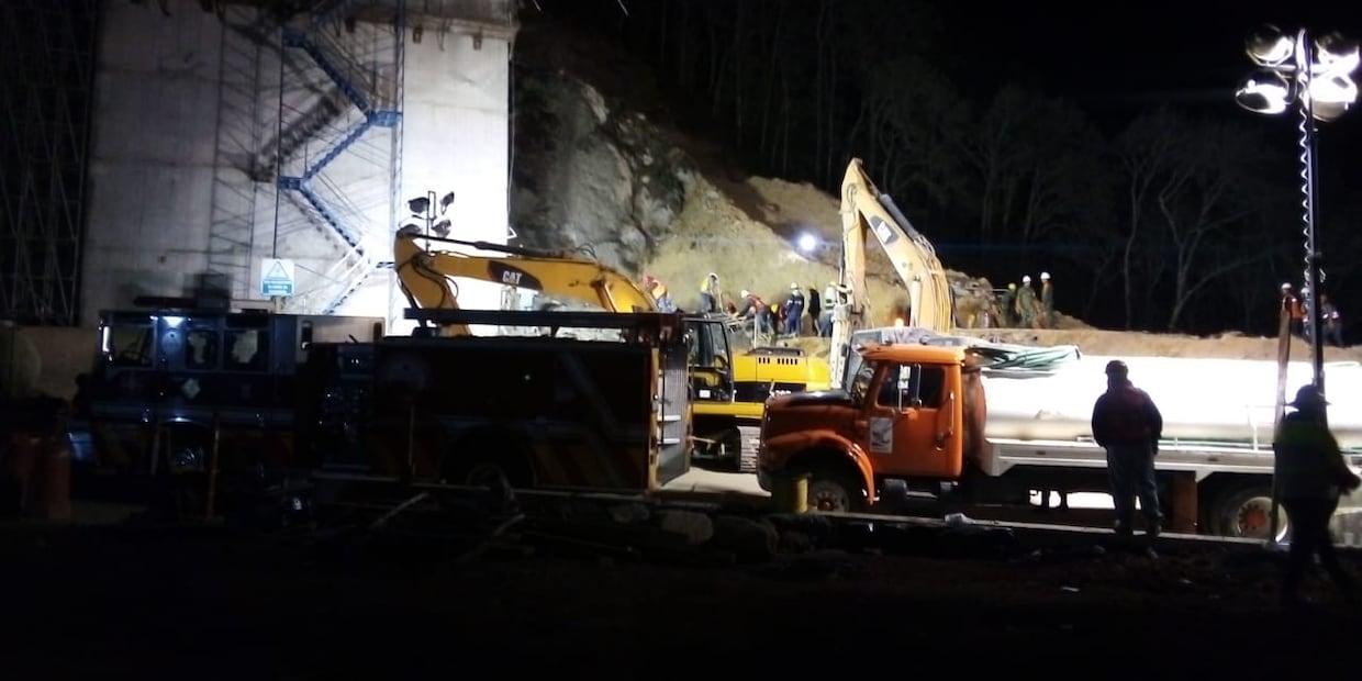 Juventino Morales, superintendente de obra de la empresa VISE, dijo desconocer donde fueron trasladados los trabajadores lesionados, ya que estaban enfocados en el rescate de los trabajadores.