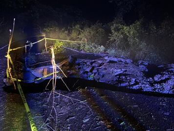 Se abre socavón en carretera estatal, tramo Chapulhuacán
