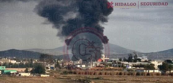 Incendio consume bodega de reciclaje en Emiliano Zapata
