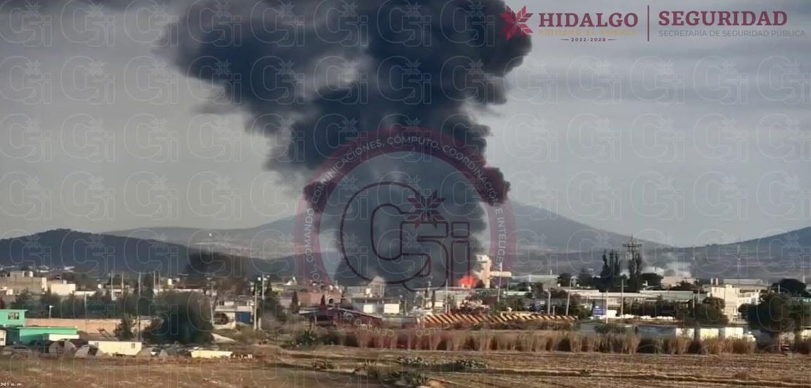 Incendio consume bodega de reciclaje en Emiliano Zapata