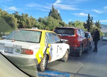 Carambola matutina en el bulevar Felipe Ángeles deja daños materiales