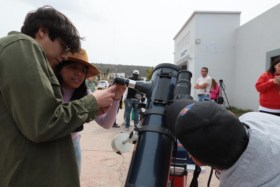 Así disfrutaron los hidalguenses el eclipse solar anular en diferentes puntos de la ciudad Fot:o Luis Soriano y Grisel Pérez
