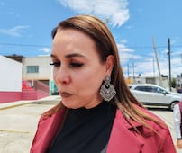 Adultos mayores callan despojo de sus tarjetas por miedo al abandono; al mes hasta 10 casos