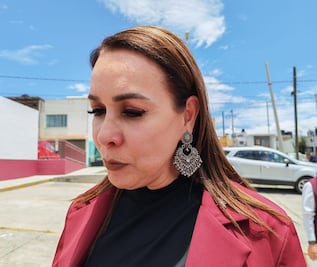 Adultos mayores callan despojo de sus tarjetas por miedo al abandono; al mes hasta 10 casos