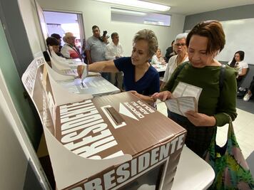 Cada funcionario financió con recursos propios volantes para la elección judicial