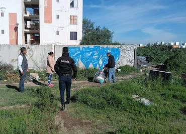 Arrestan a hombre por tirar basura en drenaje de Paseos de Chavarría