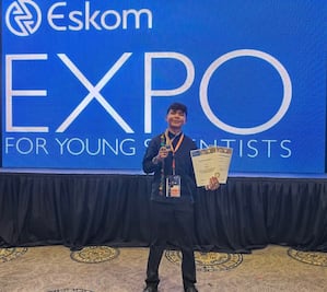 Jóvenes de COBAEH Actopan ganan oro en certamen internacional con proyecto ambiental “Plumik”