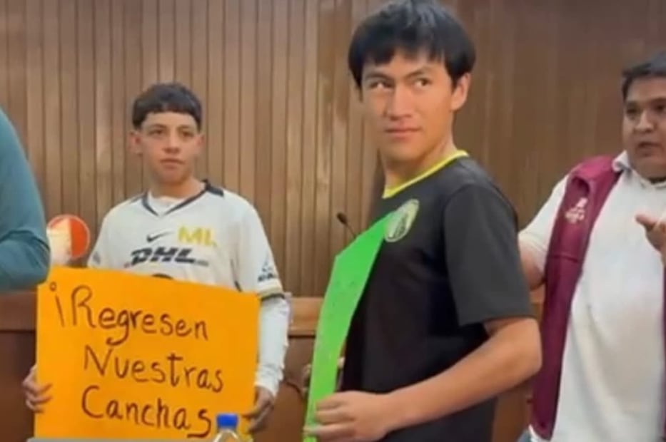 Jugadores protestaron en el cabildo de Tepeji I Foto: Especial