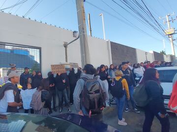 Intentan ingresar por puertas alternas a Ciudad de Conocimiento