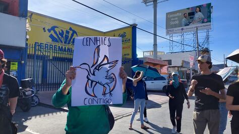 Se solidarizan estudiantes de escuelas privadas y se unen a marcha de la UAEH