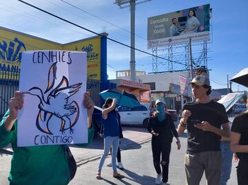 Se solidarizan estudiantes de escuelas privadas y se unen a marcha de la UAEH