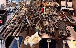 Confiscan en EU 138 armas de fuego con destino a México; Ronald Johnson destaca compromiso de para frenar tráfico