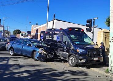Accidente vial en el centro de Pachuca deja una mujer lesionada