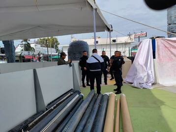 Un grinch quiere frustrar los festejos navideños, robó componentes de la pista de hielo en Tizayuca